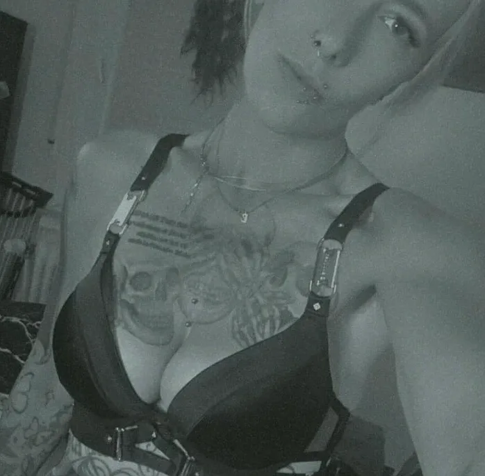 Alena, 32