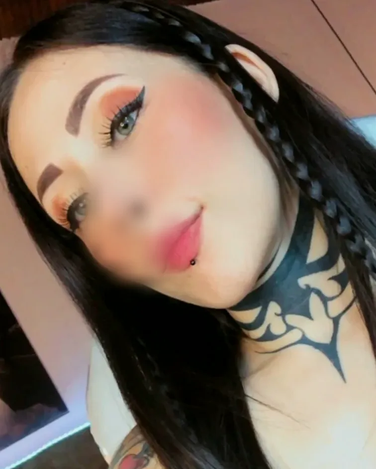 Ayse, 26