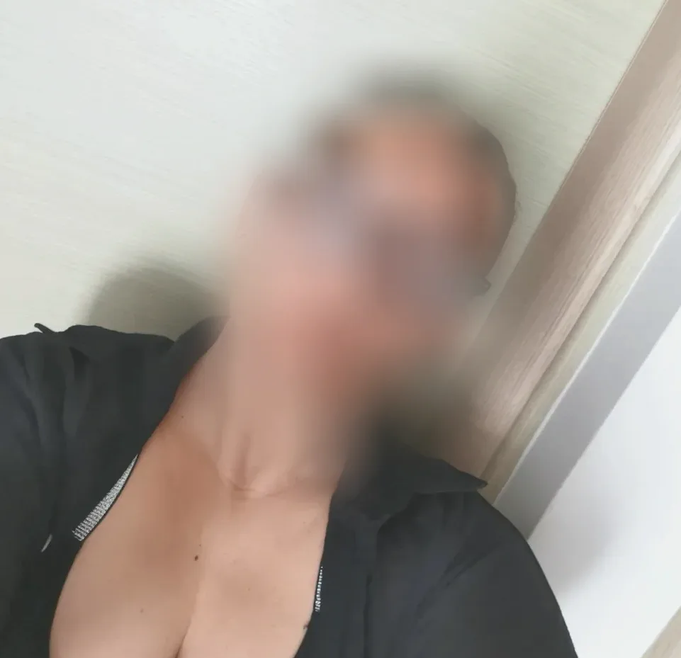 Emily, 37