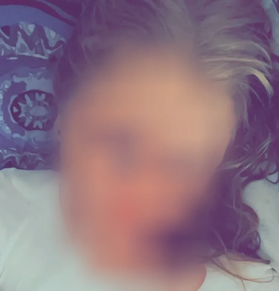 Lilly, 22